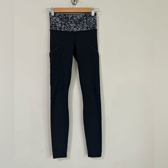 Lululemon Fresh Tracks Tight Black/Iced Wave White Reflective Leggings - Picture 6 of 13